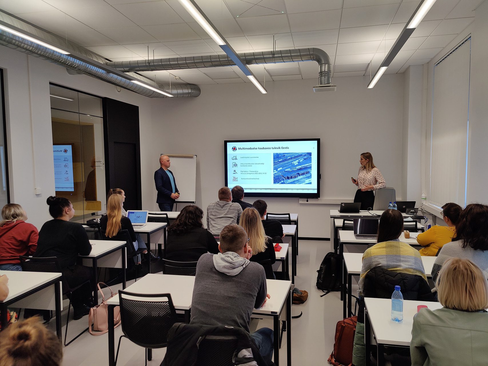 Koosolekute salvestamine on muutunud igapäevaseks, kuid hiljem vajaliku info ülesleidmine võib olla ajamahukas ja ebamugav. Palju lihtsam on töötada tekstiga. K